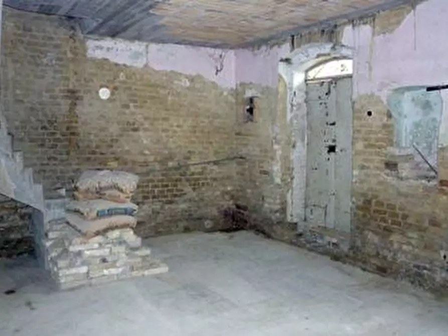 Immagine 4 di Casa indipendente in vendita  a Controguerra