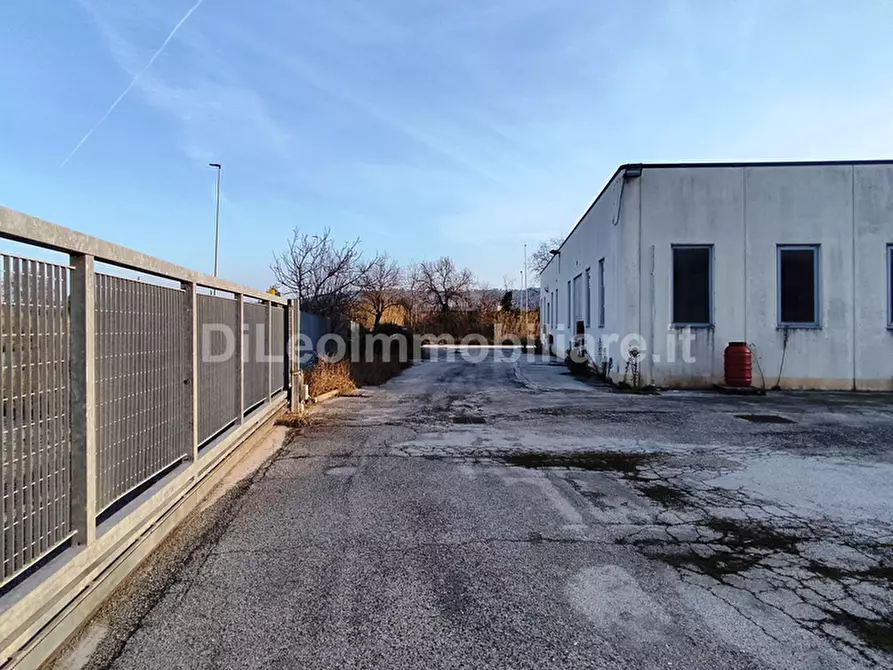 Immagine 4 di Attività artigianale in vendita  a Ascoli Piceno