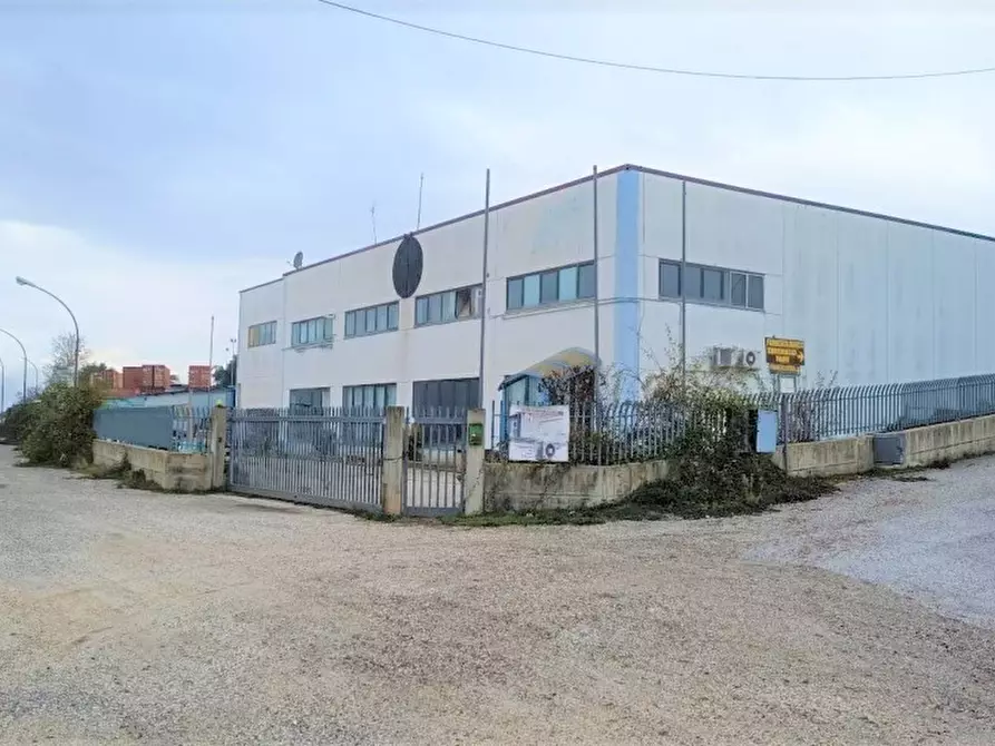 Immagine 4 di Capannone industriale in vendita  in Strada Statale 17 a Barisciano