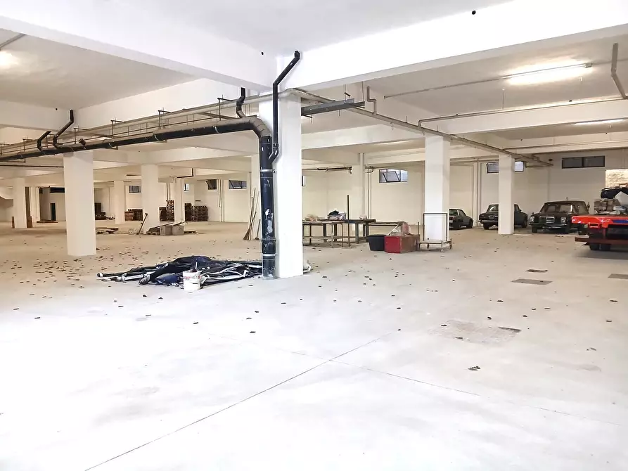 Immagine 9 di Capannone industriale in affitto  a Roma