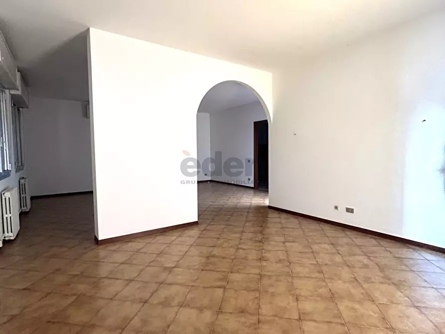 Immagine 43 di Ufficio in affitto  in Via Vittorio Bottego 49 a Modena