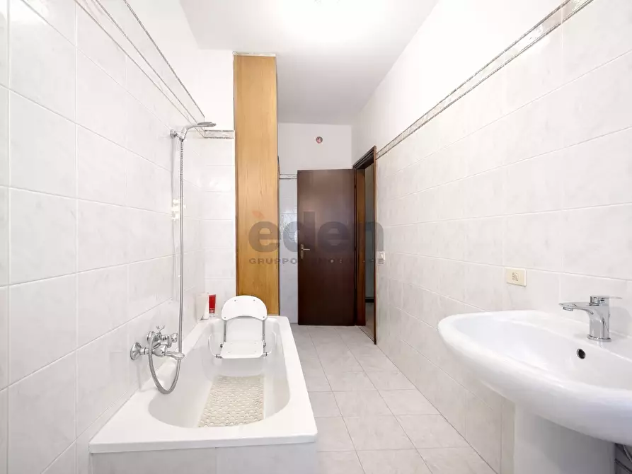 Immagine 10 di Trilocale in vendita  in Viale Leonardo da Vinci 85 a Modena