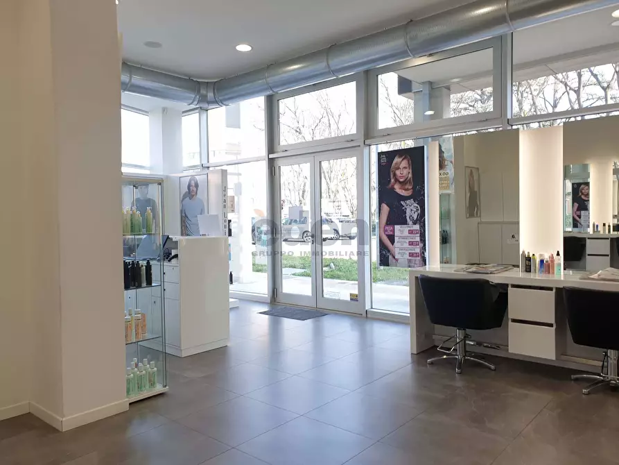 Immagine 13 di Locale commerciale in vendita  in Viale Gaetano Storchi 513 a Modena