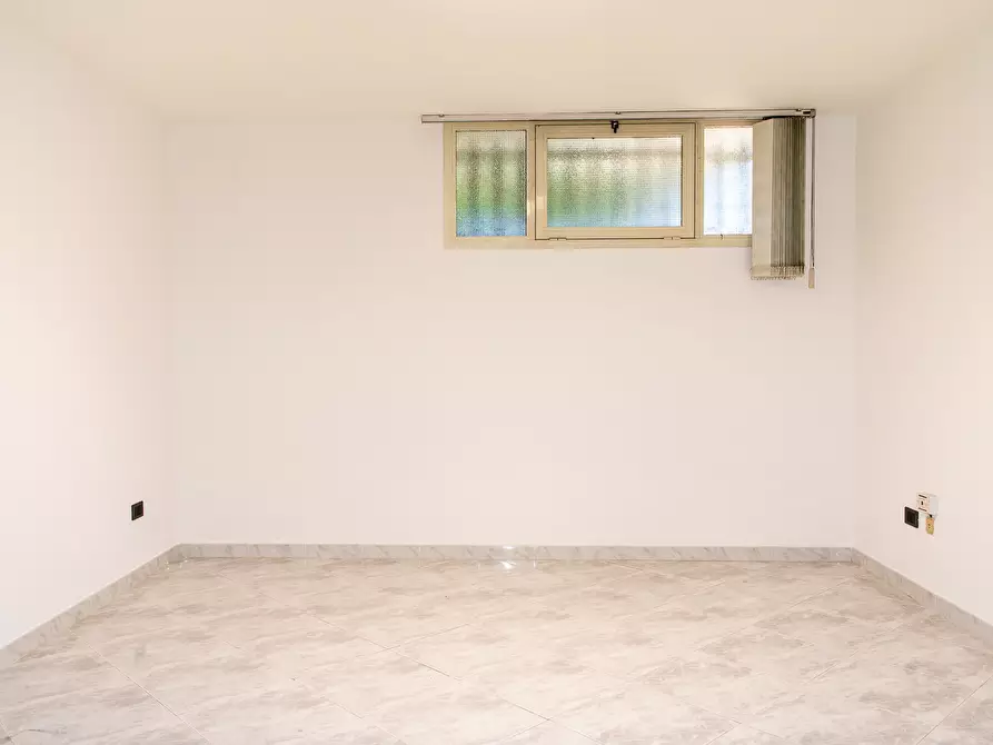 Immagine 19 di Ufficio in vendita  a Cagliari