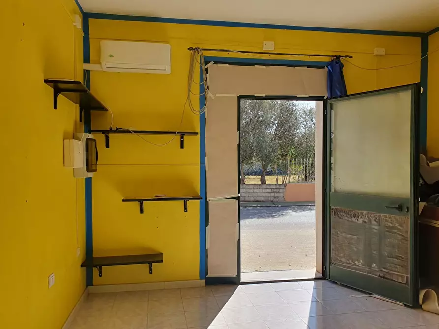 Immagine 6 di Locale commerciale in vendita  a Senorbì