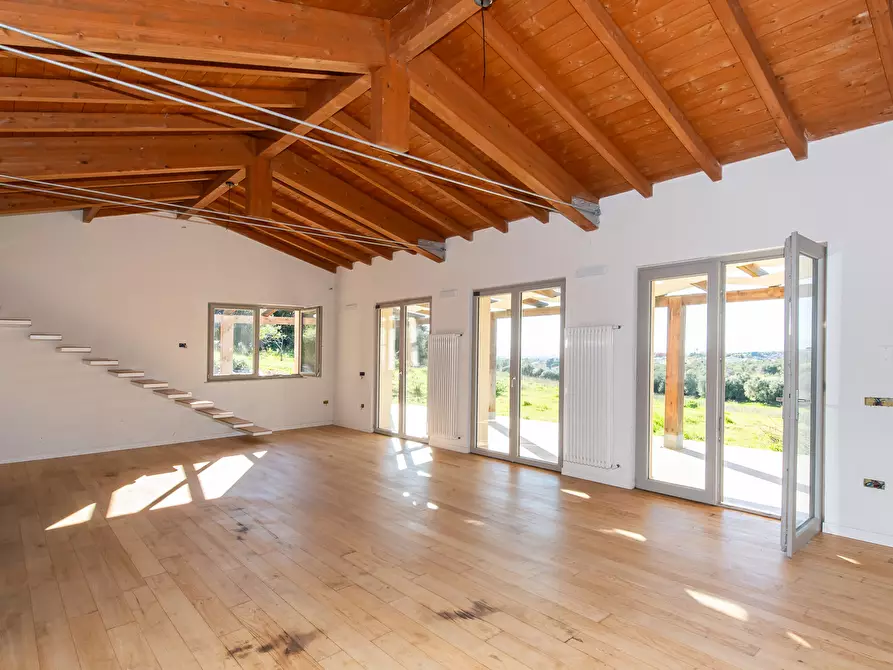 Immagine 16 di Villa in vendita  a Soleminis