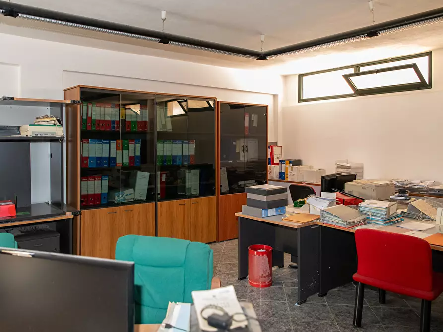 Immagine 13 di Ufficio in vendita  a Sinnai