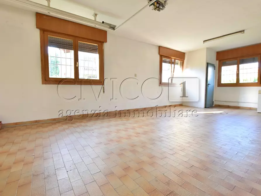 Immagine 18 di Villa in vendita  a Padova