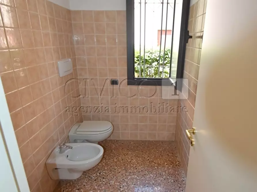 Immagine 8 di Locale commerciale in affitto  in Via Roma 31 a Grumolo Delle Abbadesse