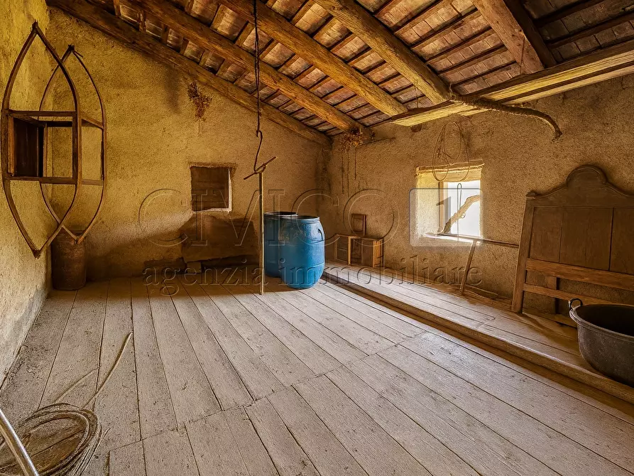 Immagine 3 di Rustico / casale in vendita  in Via Giuseppe Verdi 58 a Rovolon