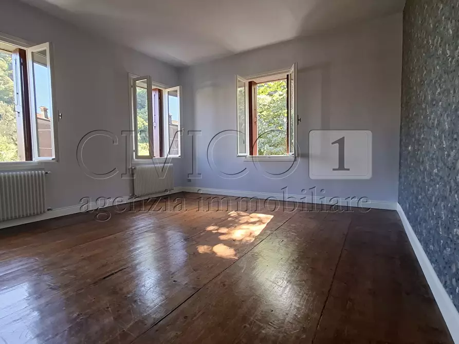 Immagine 36 di Villa in vendita  in Viale Scalabrini a Bassano Del Grappa