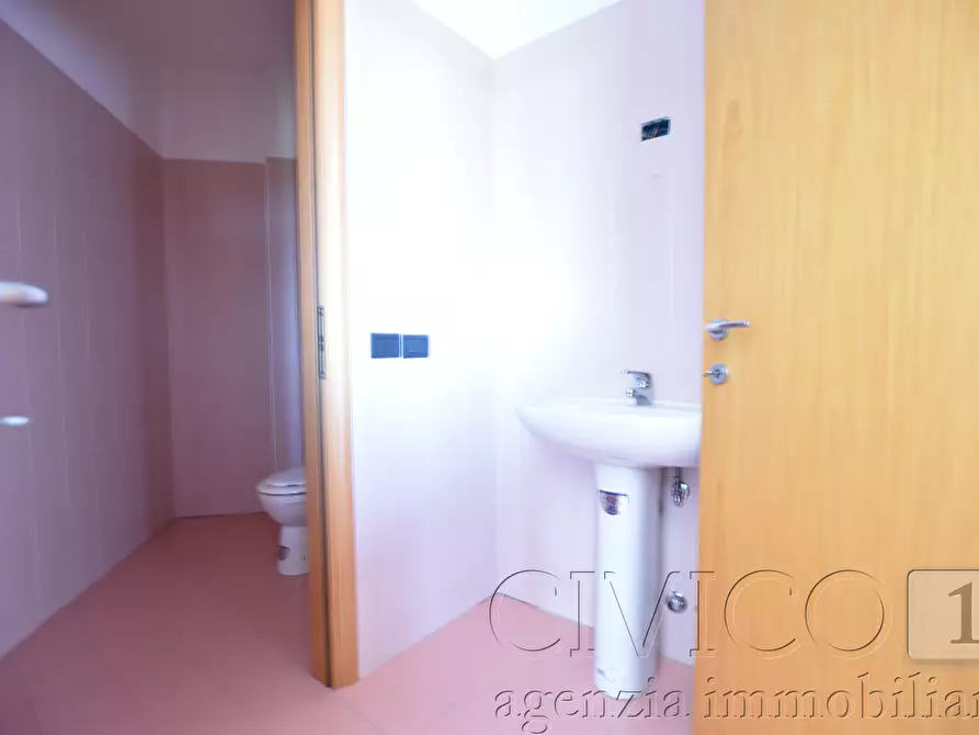 Immagine 11 di Ufficio in affitto  in Via Euganea a Selvazzano Dentro