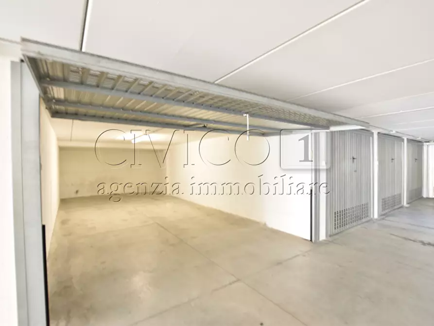 Immagine 1 di Garage in vendita  in Via Beato Pellegrino a Padova