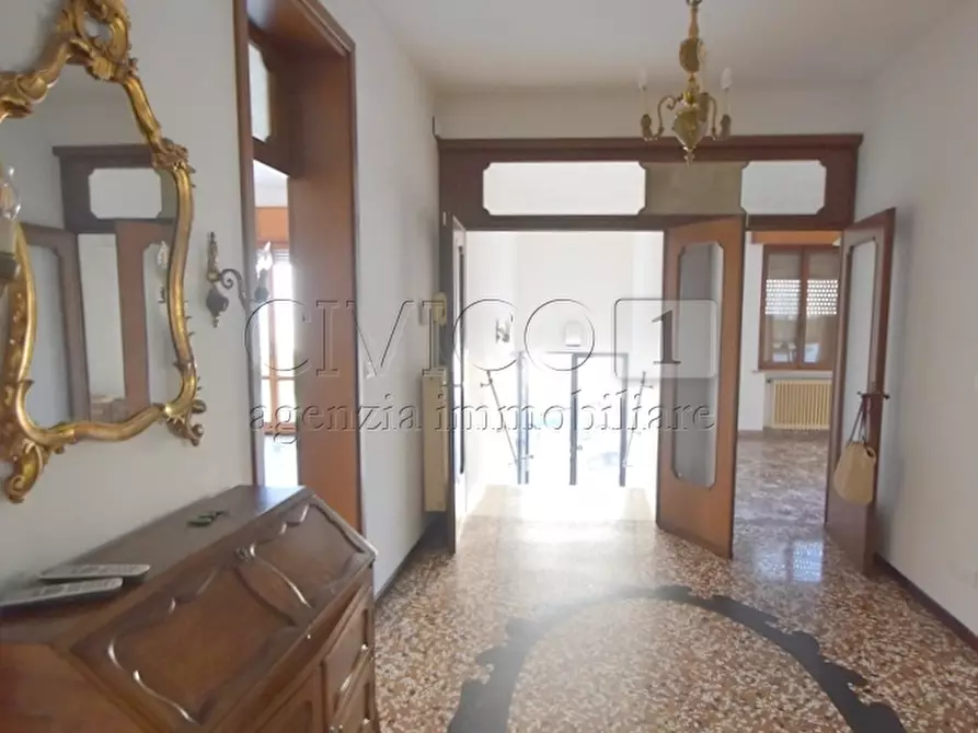 Immagine 7 di Casa bifamiliare in affitto  in ViaLE DELLA PACE 100 a Vicenza