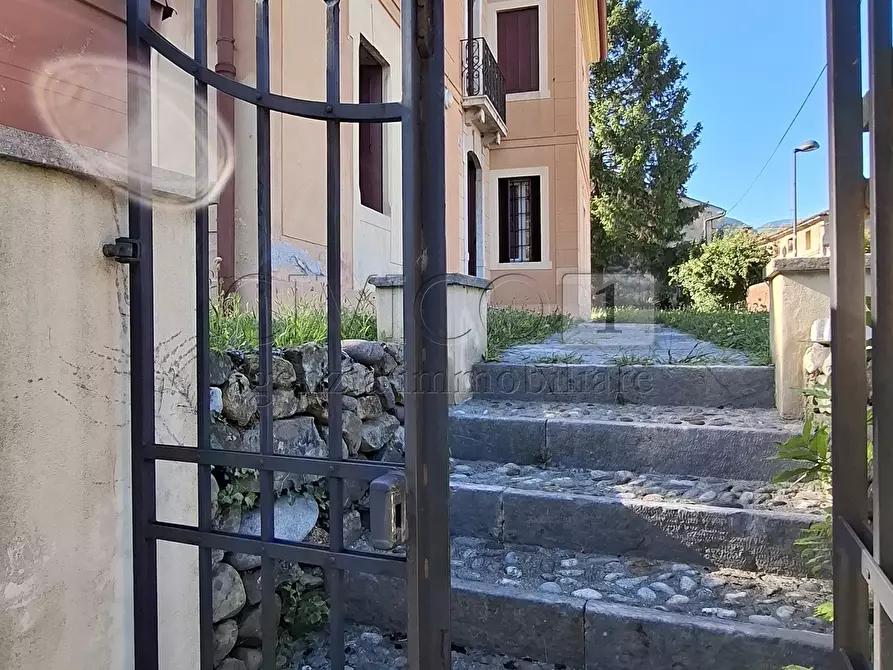 Immagine 2 di Villa in vendita  in Viale Scalabrini a Bassano Del Grappa