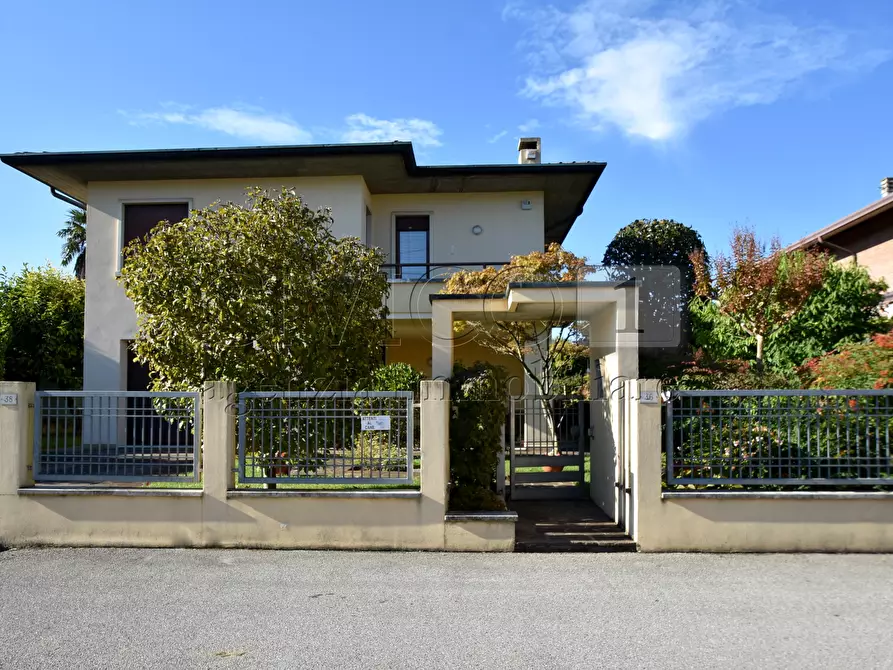 Immagine 4 di Villa in vendita  in Via Fiume 1 a Torri Di Quartesolo