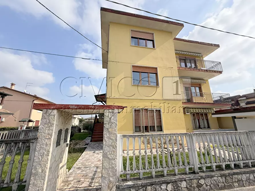 Immagine 25 di Appartamento in vendita  in Via Monte Pasubio 7 a Quinto Vicentino