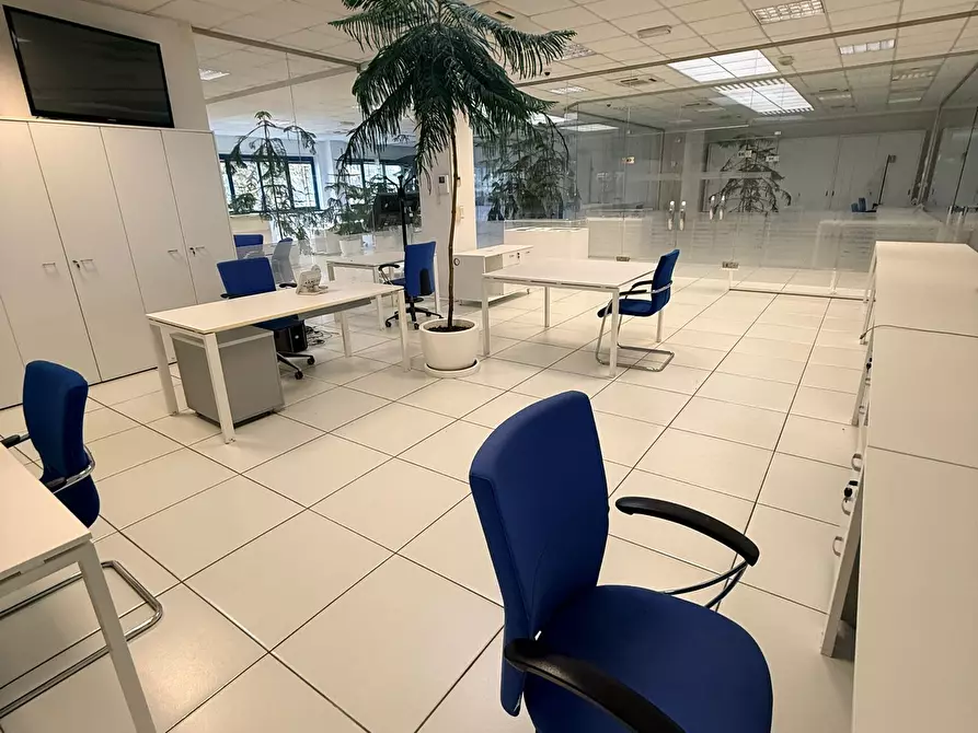 Immagine 12 di Ufficio in affitto  in Via Sempione 30 a Vergiate