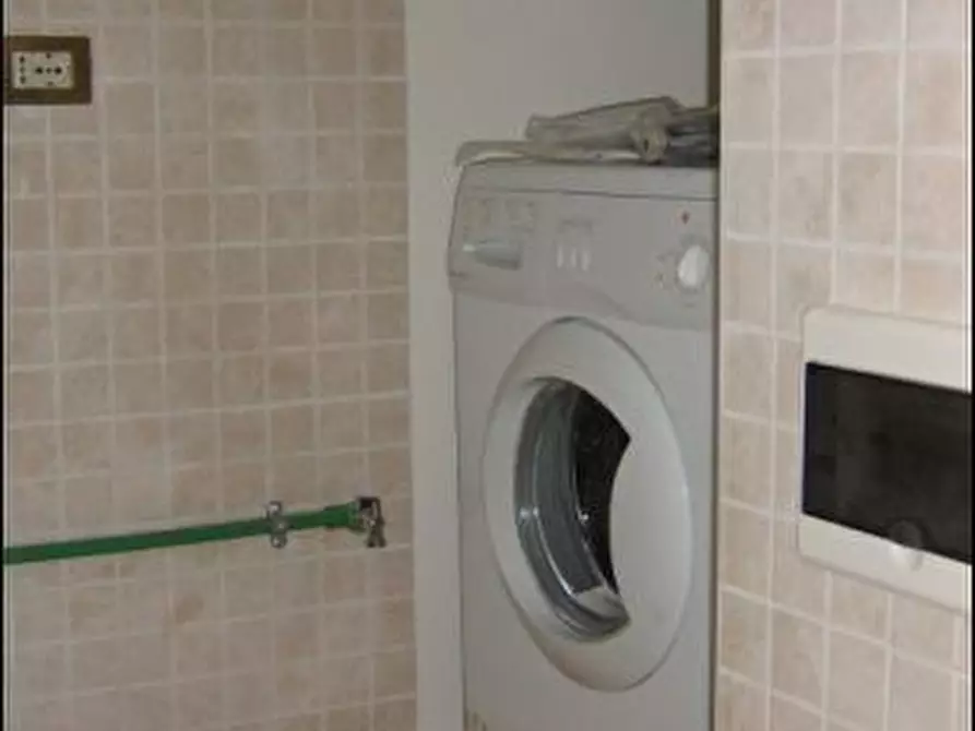 Immagine 6 di Bilocale in affitto  in via Marconi a Somma Lombardo