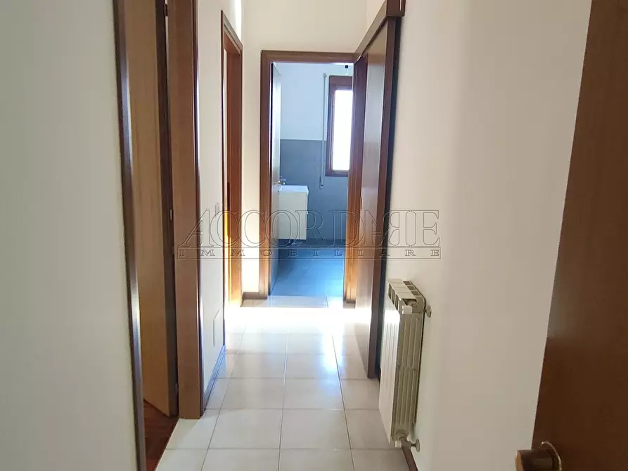 Immagine 11 di Trilocale in vendita  a Rubano