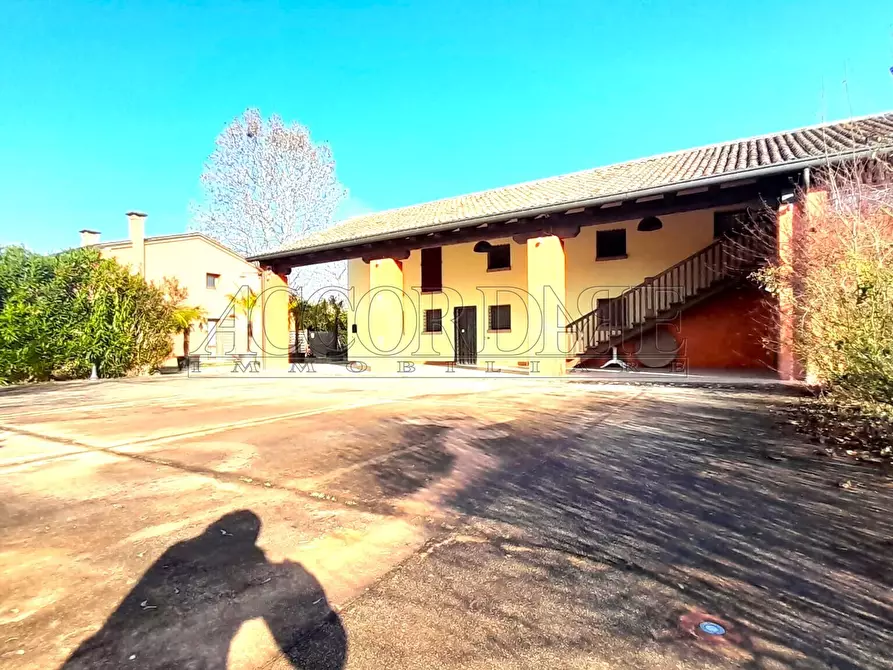 Immagine 5 di Rustico / casale in vendita  in Via Riccardo Riporti 8 a Piazzola Sul Brenta