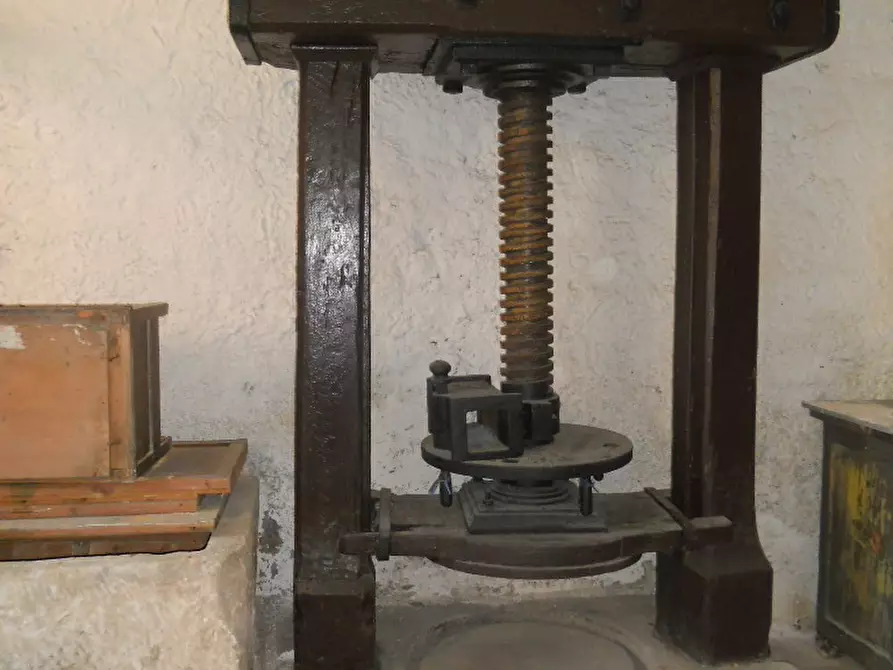 Immagine 13 di Rustico / casale in vendita  a Castelnuovo Magra