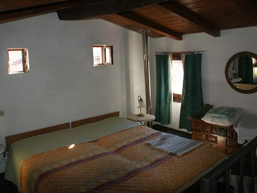 Immagine 18 di Villa in vendita  in Via Annunziata a Ortonovo