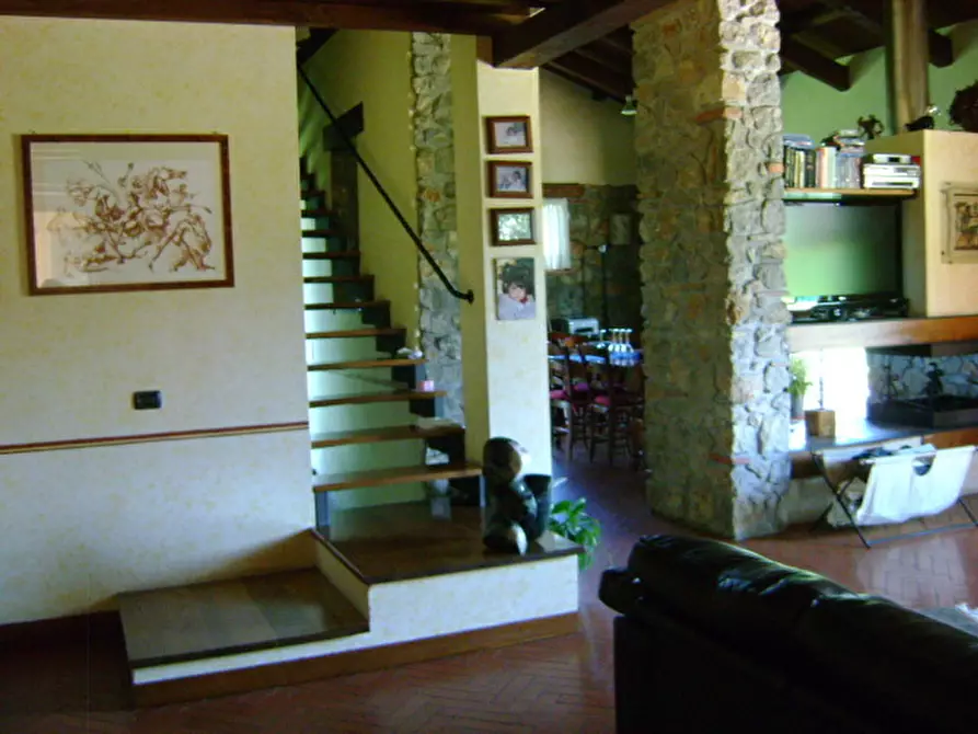 Immagine 22 di Villa in vendita  in Via Margubbio 15 a Ameglia