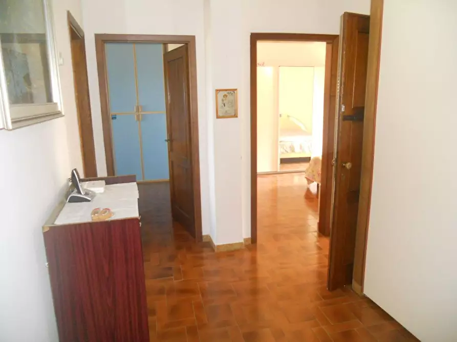 Immagine 5 di Casa semindipendente in vendita  a Ortonovo