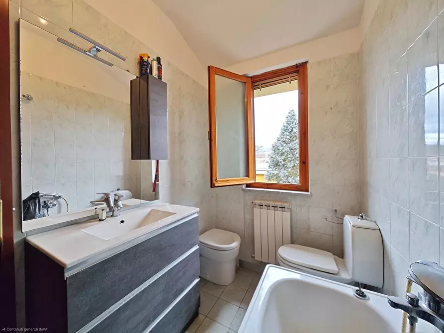 Immagine 22 di Appartamento in vendita  in Via Nave a Sarzana