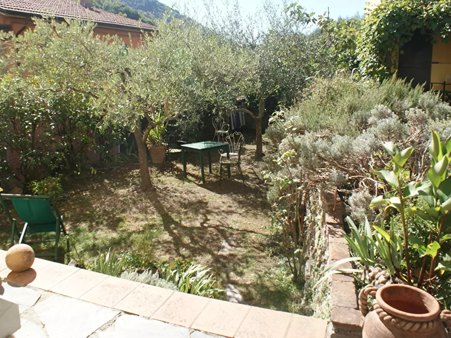 Immagine 8 di Villa in vendita  in Via Annunziata a Ortonovo