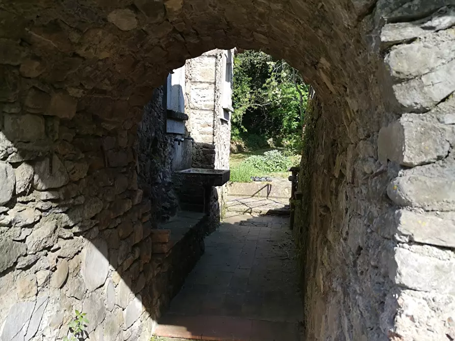 Immagine 39 di Rustico / casale in vendita  in Via Molino del Piano 1 a Castelnuovo Magra