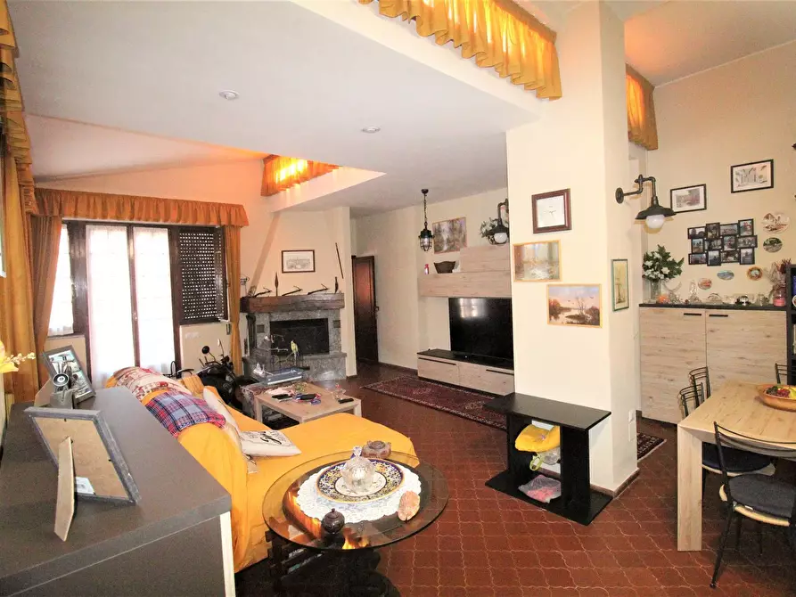 Immagine 15 di Villa in vendita  in Via Venezia 38 a Carrara