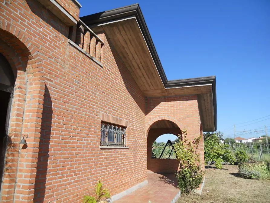 Immagine 8 di Villa in vendita  in Via Luni 36 a Ortonovo