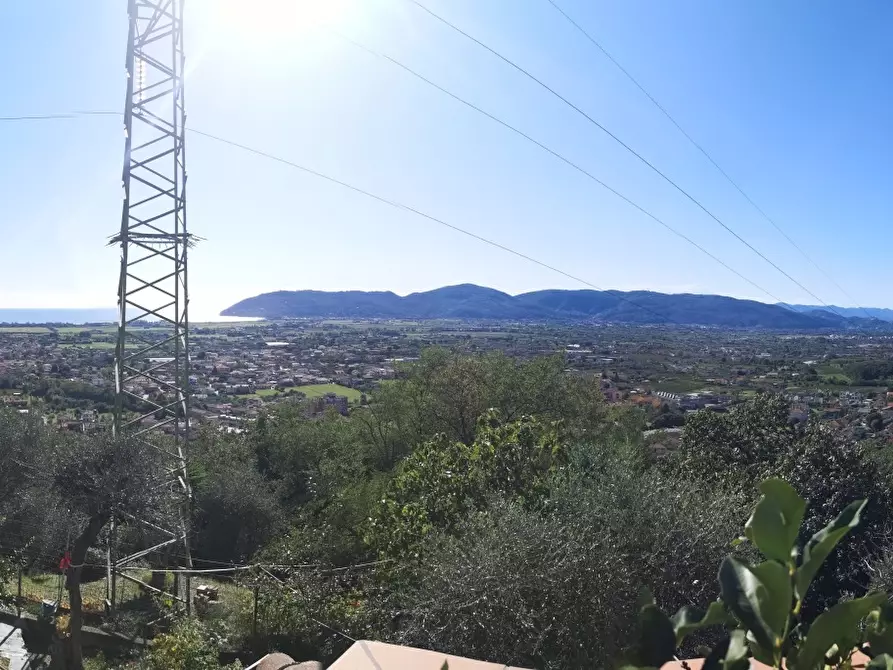 Immagine 3 di Casa semindipendente in vendita  in Via per Nicola 24 a Ortonovo
