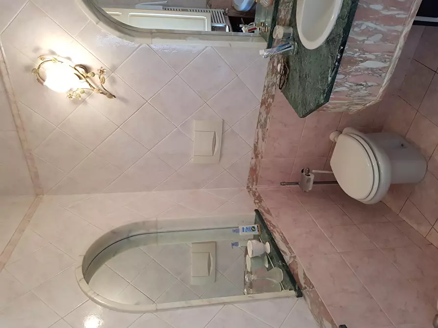 Immagine 20 di Villa in vendita  in Via Milazzo 65 a Carrara
