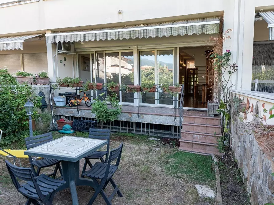 Immagine 30 di Terratetto in vendita  in Via Pisa 5 a Ortonovo