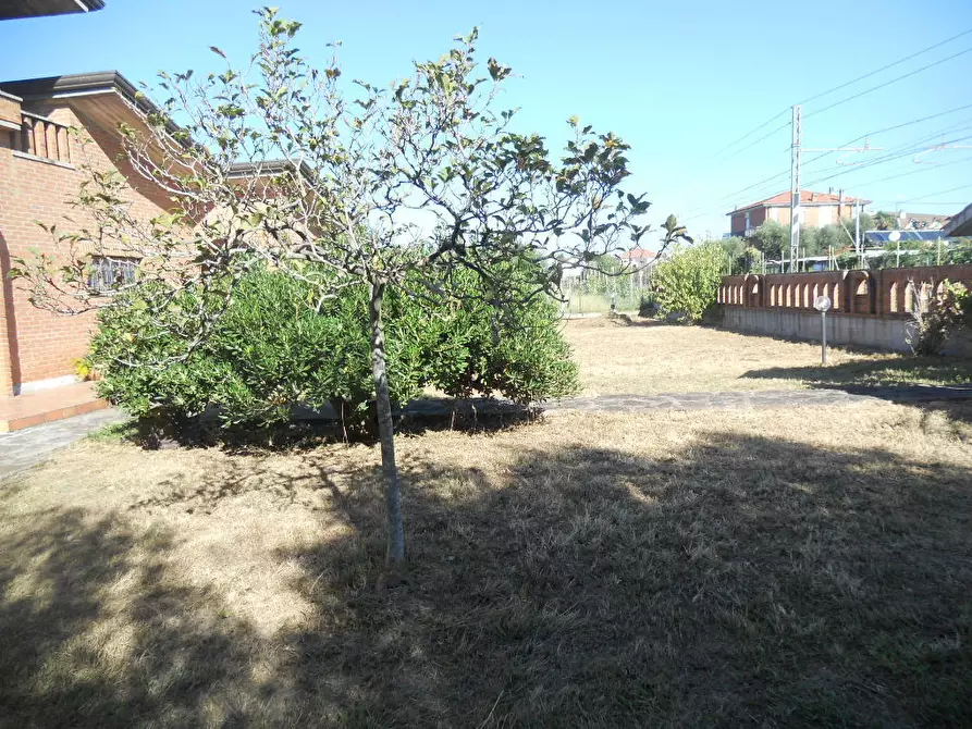 Immagine 4 di Villa in vendita  in Via Luni 36 a Ortonovo