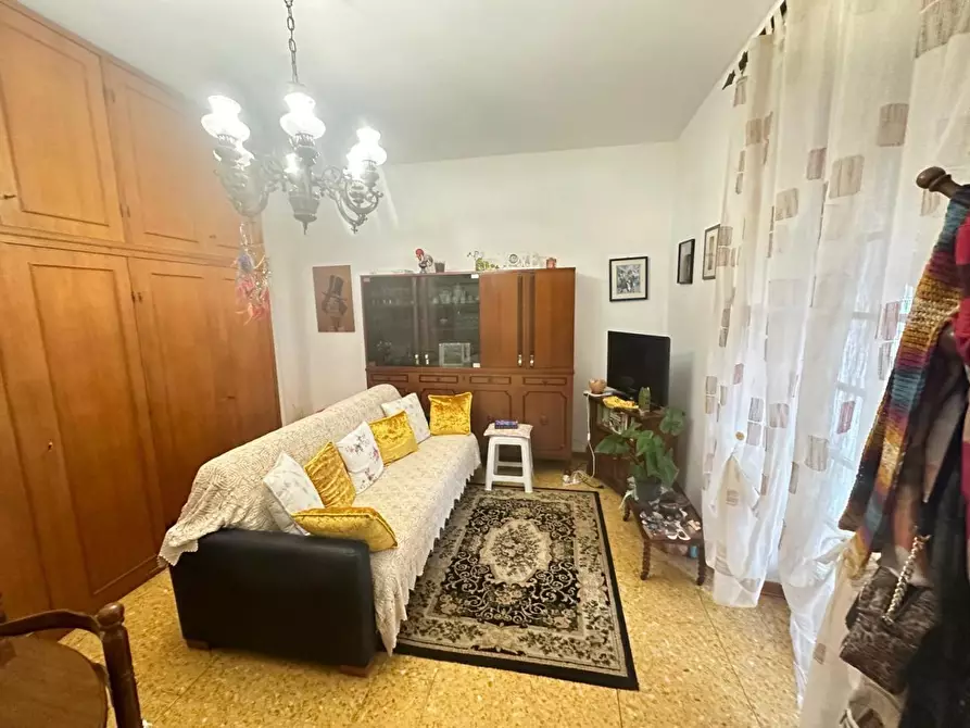 Immagine 8 di Appartamento in vendita  in Via Lunense a Carrara