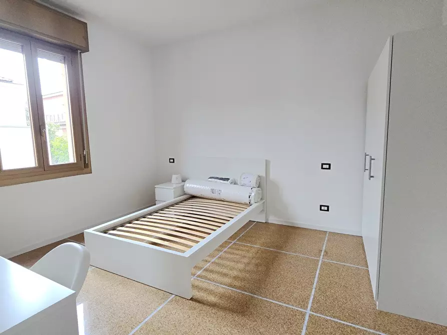 Immagine 11 di Quadrilocale in affitto  a Bologna