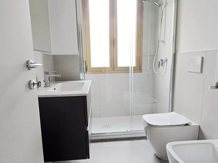 Immagine 13 di Quadrilocale in affitto  a Bologna