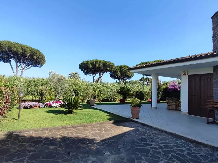 Immagine 3 di Villetta a schiera in vendita  in Viale Regina Elena 64 a San Felice Circeo