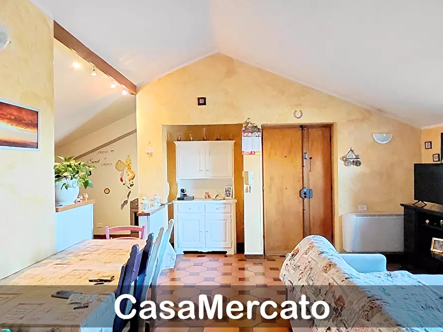 Immagine 4 di Trilocale in vendita  in Via Roma a Rocca Di Papa