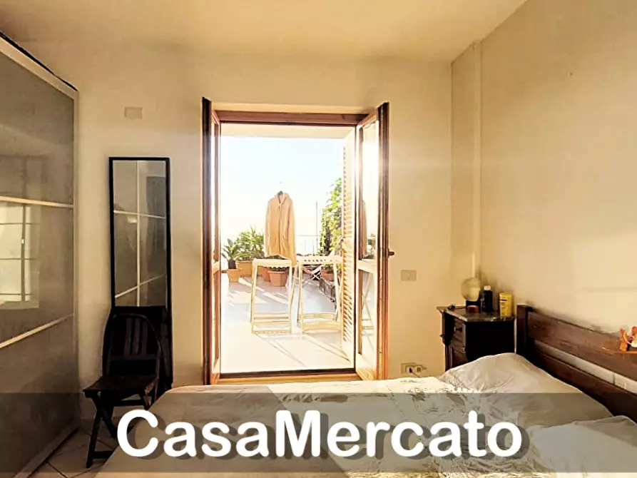 Immagine 11 di Trilocale in vendita  in Via Roma a Rocca Di Papa