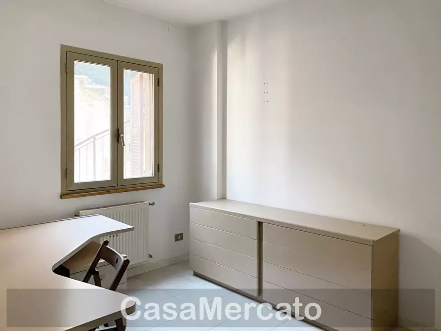 Immagine 10 di Trilocale in vendita  in via Ariccia a Rocca Di Papa