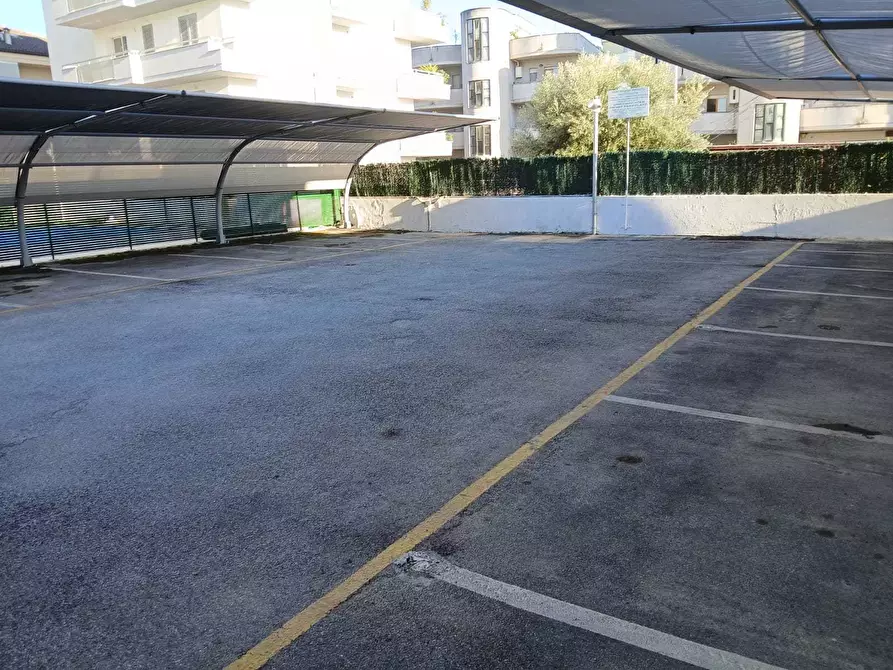 Immagine 4 di Albergo/B&B/Residence in vendita  a Alba Adriatica