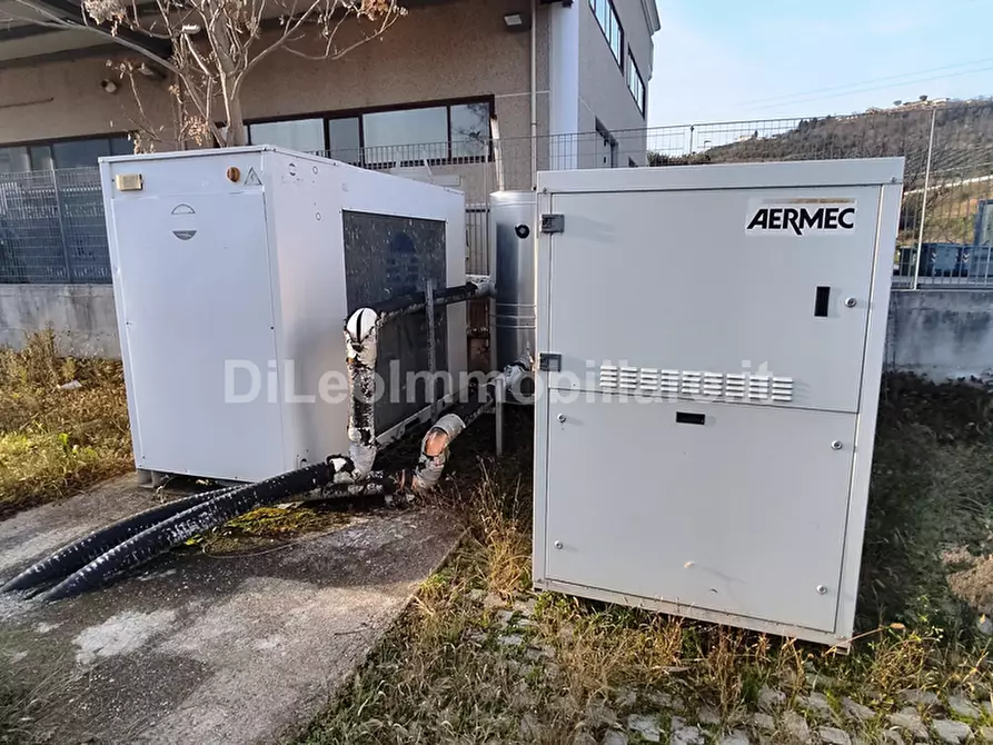 Immagine 27 di Attività artigianale in vendita  a Ascoli Piceno