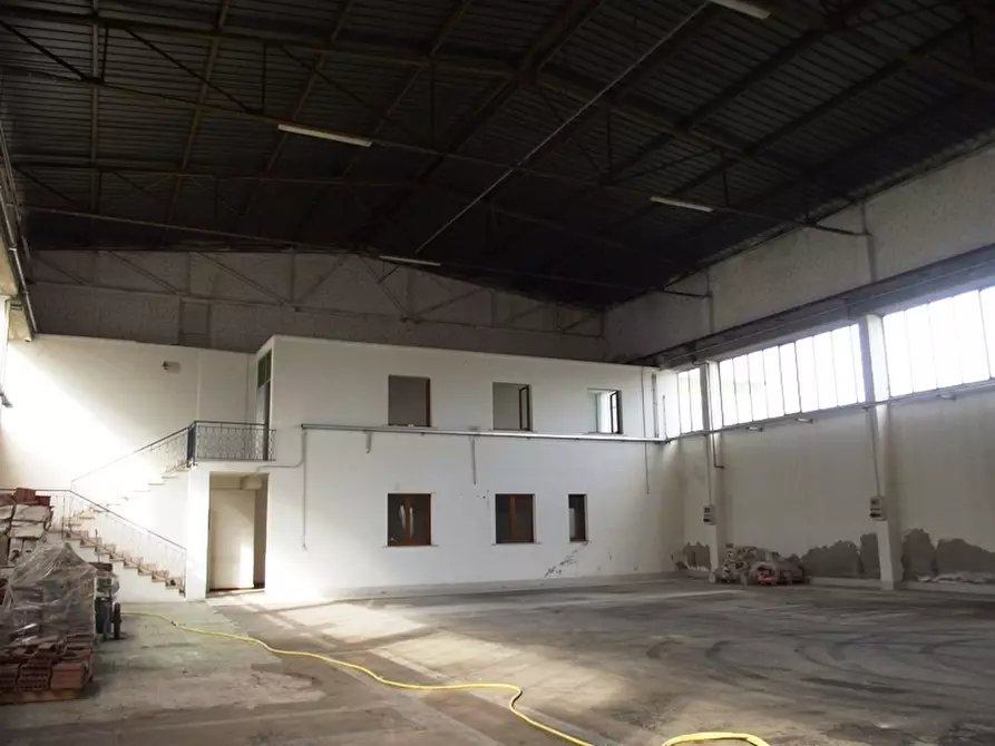 Immagine 27 di Capannone industriale in affitto  a Acquaviva Picena