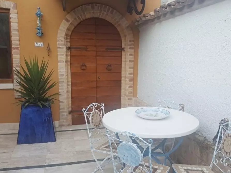 Immagine 31 di Villa in vendita  a Tortoreto