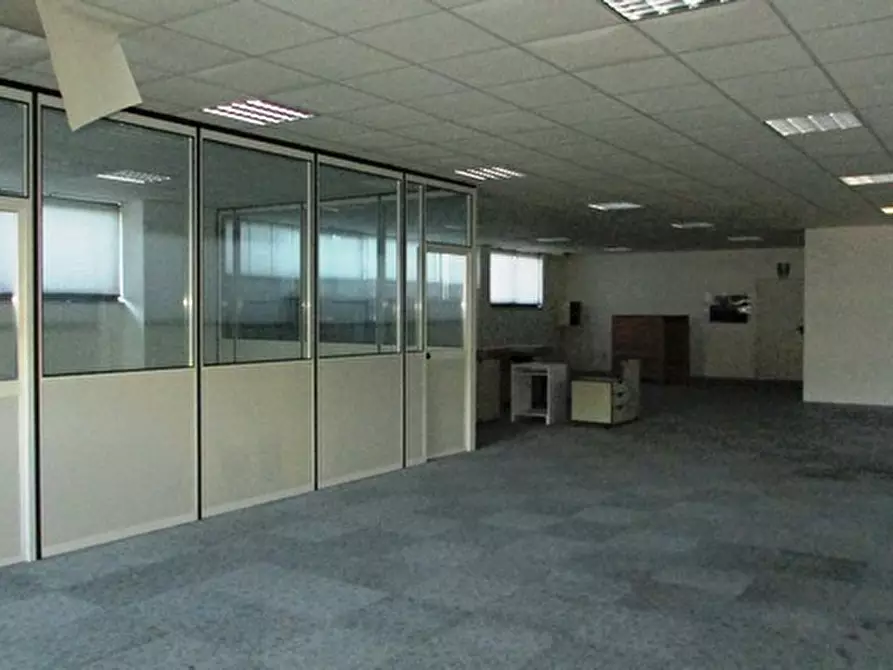 Immagine 43 di Capannone industriale in affitto  in Via Leonardo Da Vinci a San Benedetto Del Tronto